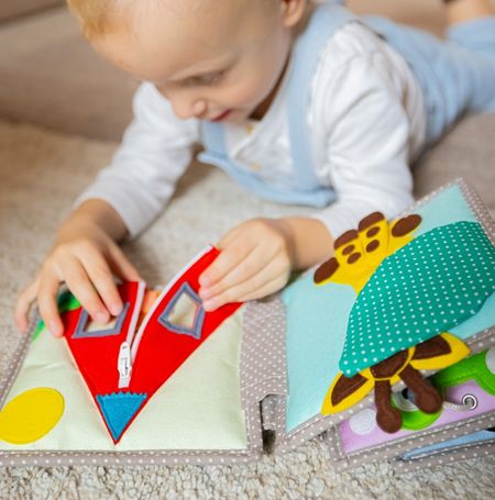 Kindliche Entwicklung 12–18 Monate