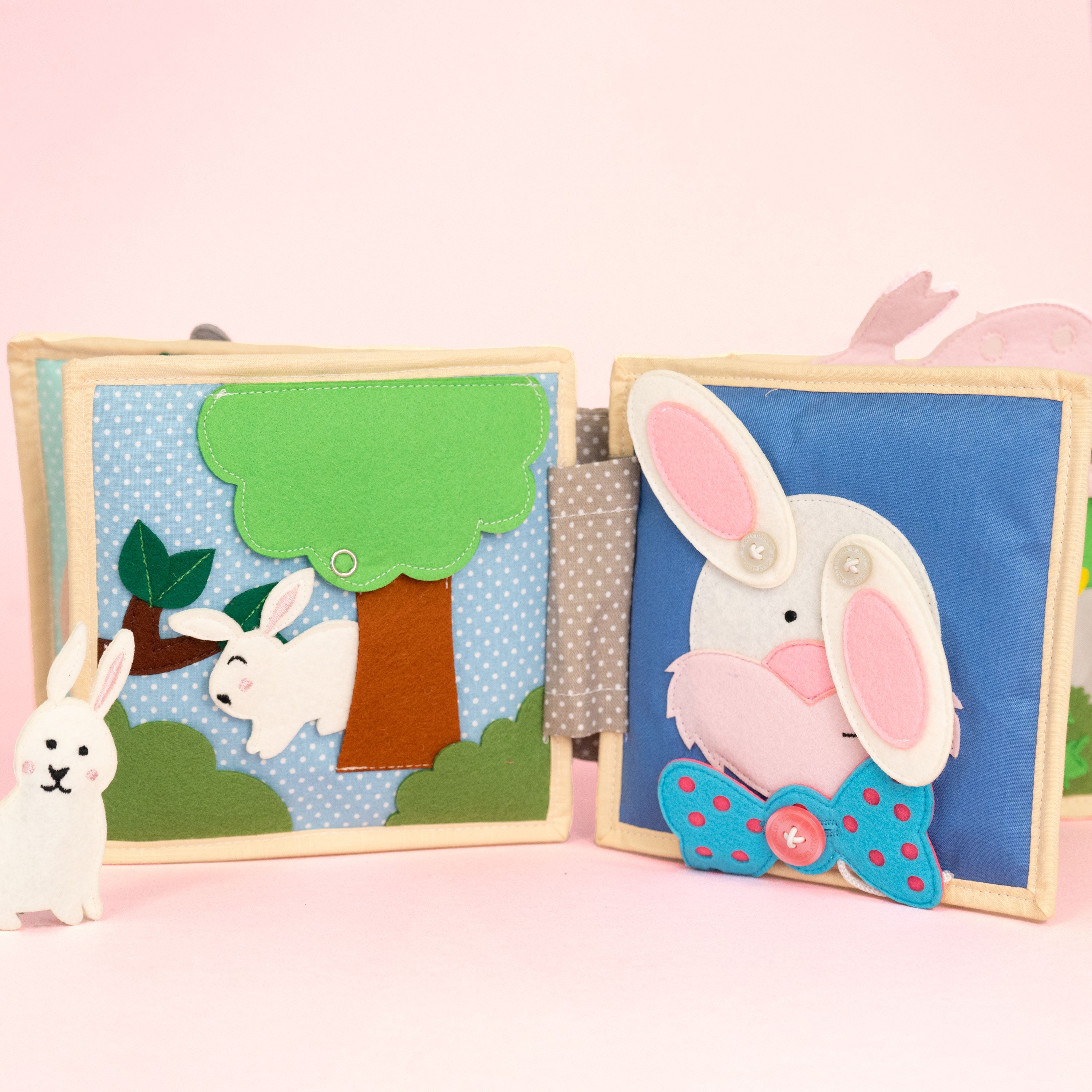 Funny Bunny- 6 pages Mini Quiet Book 